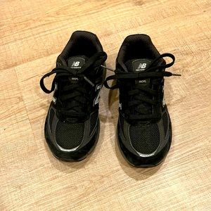 KIDS | New Balance 990 v5